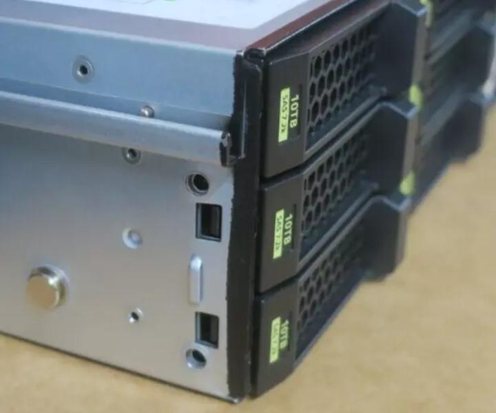 RX2540 64GB 96TB