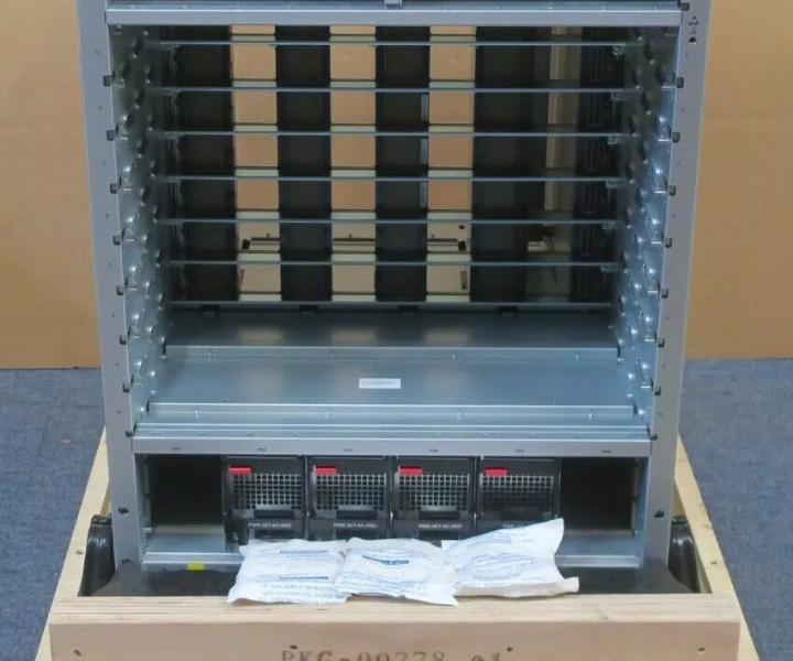 DCS-7308 8-Slot PWR-3KT-AC-RED