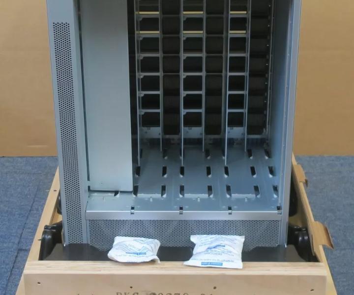 DCS-7308 8-Slot PWR-3KT-AC-RED