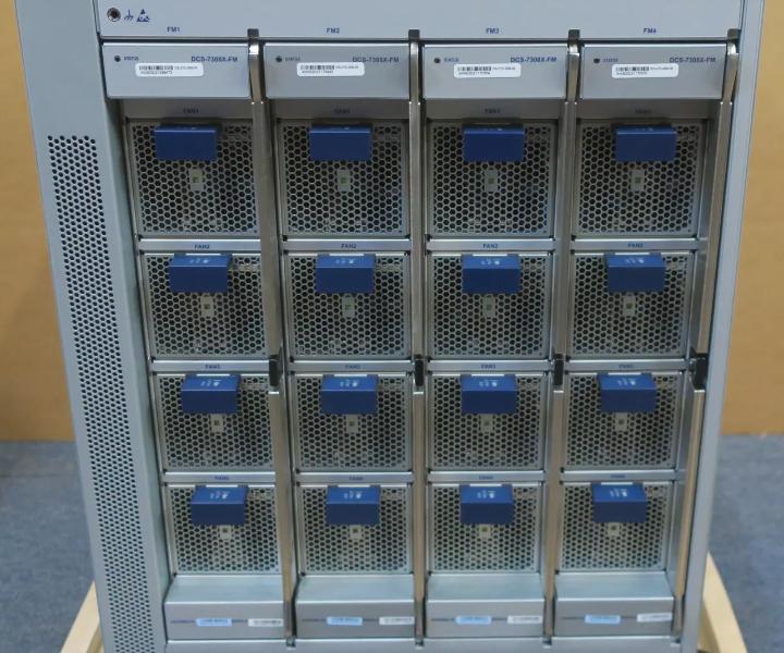 DCS-7308 8-Slot EM-7300X-32Q-LC EM-7300-SUP