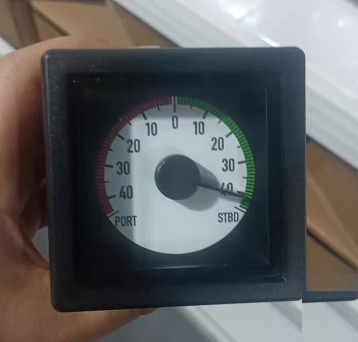 0 DEIF XL72 -10-0-10V PORT STBD DEIF XL72 -10-0-10V PORT STBD