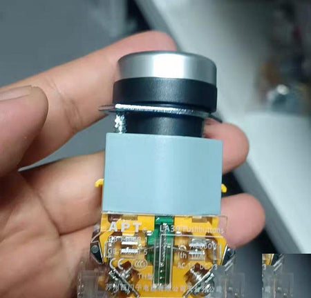 100 APT LA39 AC660V 10A APT LA39 AC660V 10A