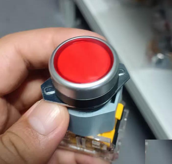 100 APT LA39 AC660V 10A APT LA39 AC660V 10A