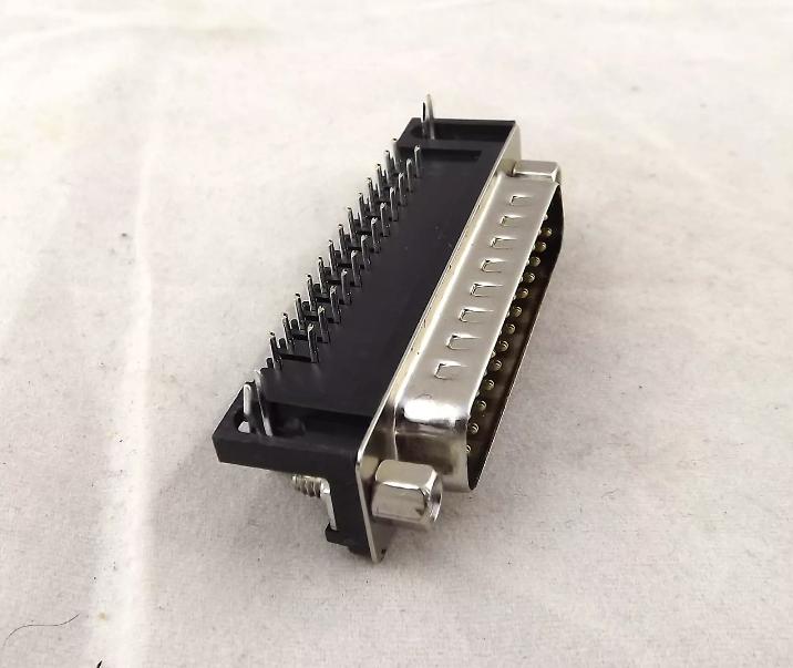 D-SUB DB25