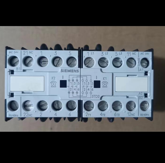 3TD2000-1QC2 Ac24V 450 G6-3