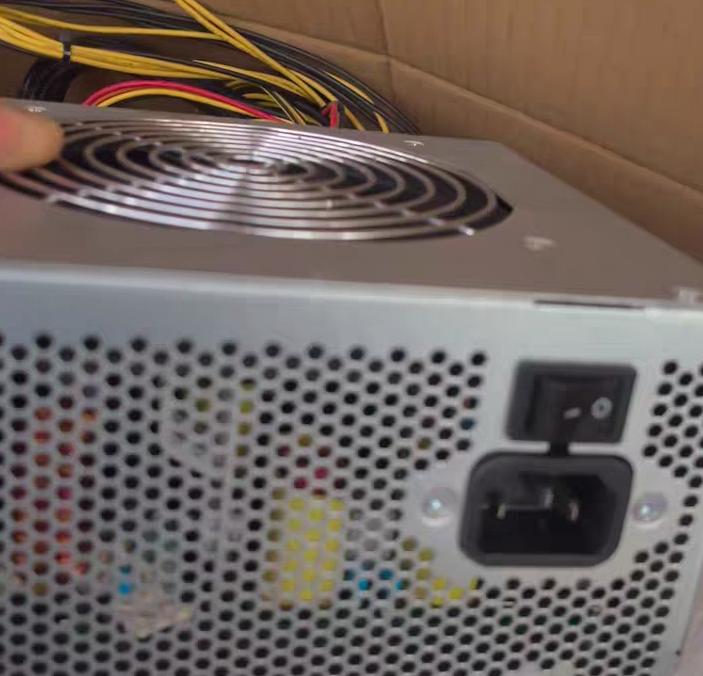 650W GPS-650JBF 80 PLUS BRONZE 650W 8PIN 24PIN CPU 8PIN 8 SATA 8 4D