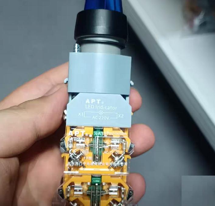 81 APT LA39 LA39-B2-22 AC 220V LED APT LA39 LA39-B2-22 AC 220V LED