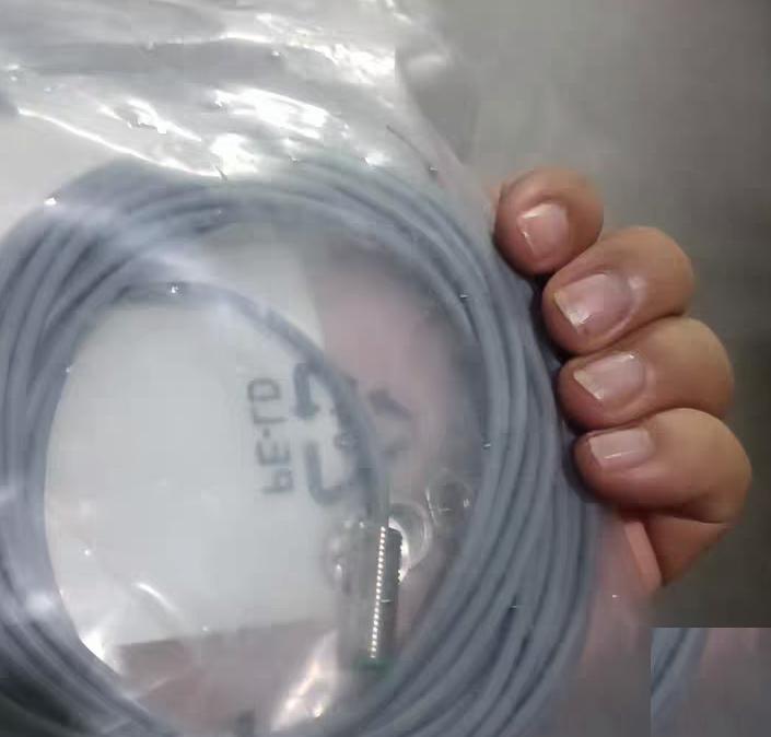 97 Baumer IFRM 08P1713 L 10-30VDC PNP NO 2 00mm Baumer IFRM 08P1713 L 10-30VDC PNP NO 2 00mm UL CE