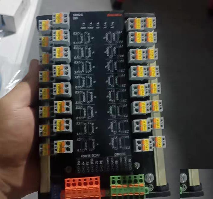 97 SalerNico S8000-32 32 24V CAN SalerNico S8000-32 32 24V CAN