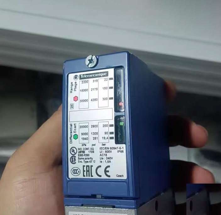 97 XMLB300D2S11 240V 1 5A CE XMLB300D2S11 240V 1 5A CE XMLB300D2S11
