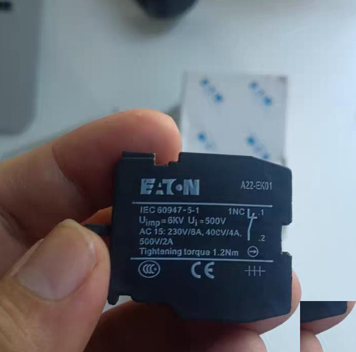 98 EATON A22-EK01 IEC60947-5-1 6KV 500V AC15 230V 6A 400V 4A EATON A22-EK01 IEC60947-5-1 6KV 500V AC15 230V 6A 400V 4A
