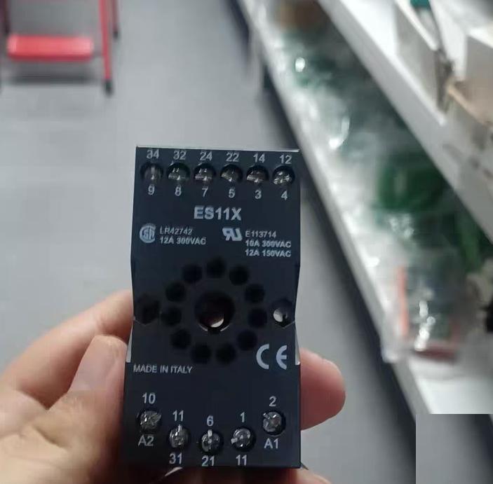 98 ES11X 12A 300VAC CE ES11X ES11X 12A 300VAC CE ES11X