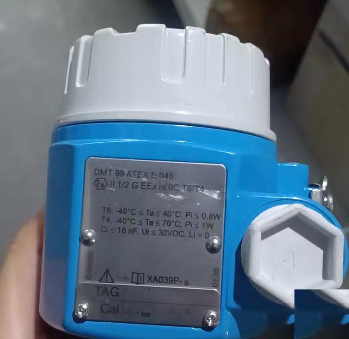 98 Endress Hauser PMC41-GE25H1HS1N1 4-20mA HART 0 2-1bar Endress Hauser PMC41-GE25H1HS1N1 4-20mA HART 0 2-1bar