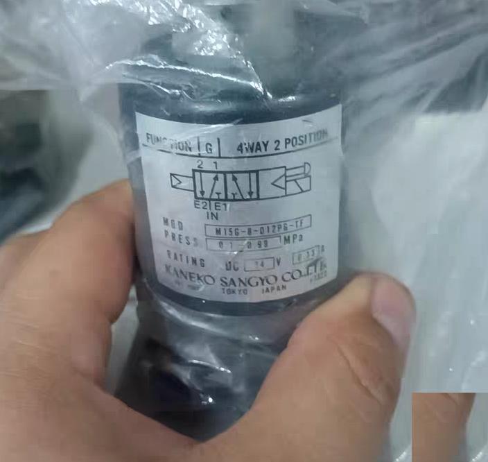 98 KANECO Sangyo 4 2 M15G-8-012PG-TF DC24V 0 1-0 99MPa KANECO Sangyo 4 2 M15G-8-012PG-TF DC24V 0 1-0 99MPa