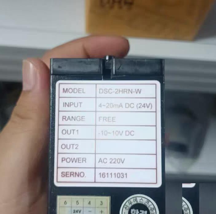 98 Sin Woo DSC-2HRN-W 4-20mA DC 24V -10 10V DC AC 220V Sin Woo DSC-2HRN-W 4-20mA DC 24V -10 10V DC AC 220V LCD