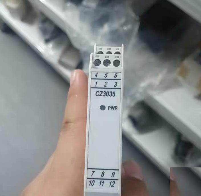 99 CZ3035 4-20mA 4-20mA 17 5-25V PWR CZ3035 4-20mA 4-20mA 17 5-25V PWR