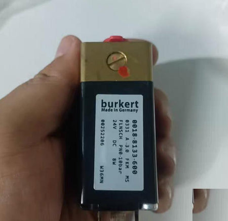 99 burkert 0018-8133-600 24V DC 8W 0-10bar burkert 0018-8133-600 24V DC 8W 0-10bar