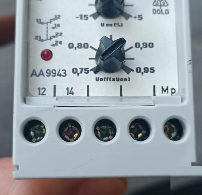 AA9943 11 400