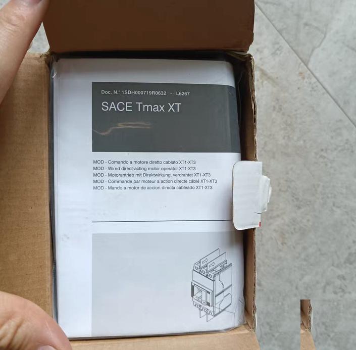 ABB 1SDA066461R1 XT1 T3 380-440V 4 600