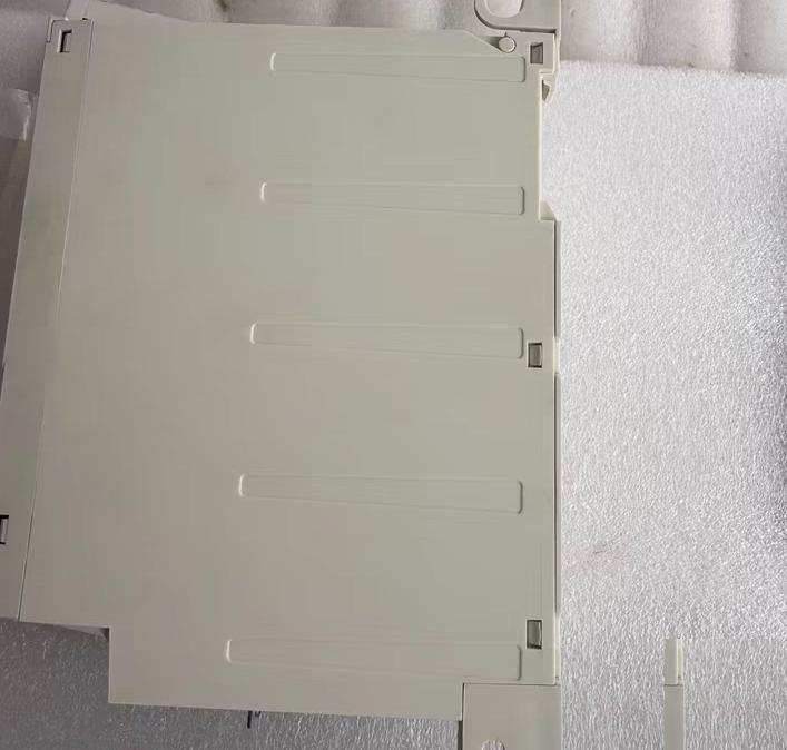 ABB ACS150-03E-04A1-41 5KW 400ｖ 6 9A