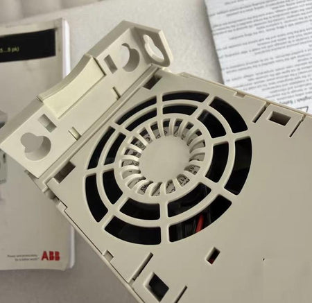 ABB ACS150-03E-04A1-41 5KW 400ｖ 6 9A