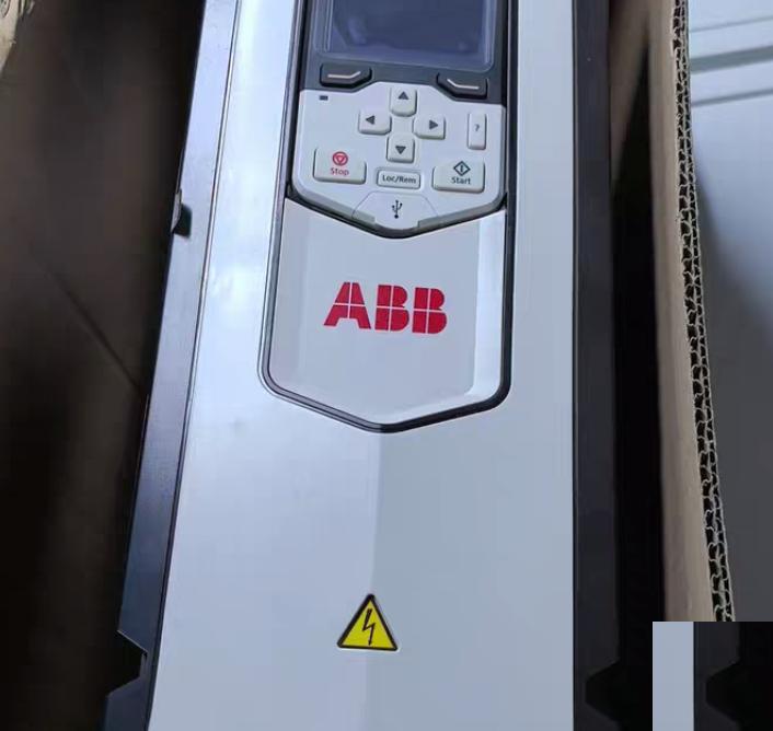 ABB ACS880-01-014A-5 C132 P904 12kVA 380V