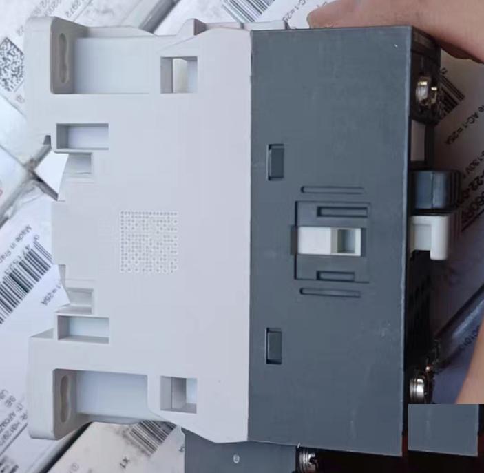 ABB AF09ZB-22-00RT-22 48-130V 50 60HZ DC 120 C