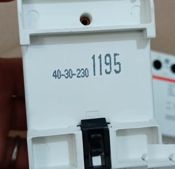 ABB ESB40-30 3 150