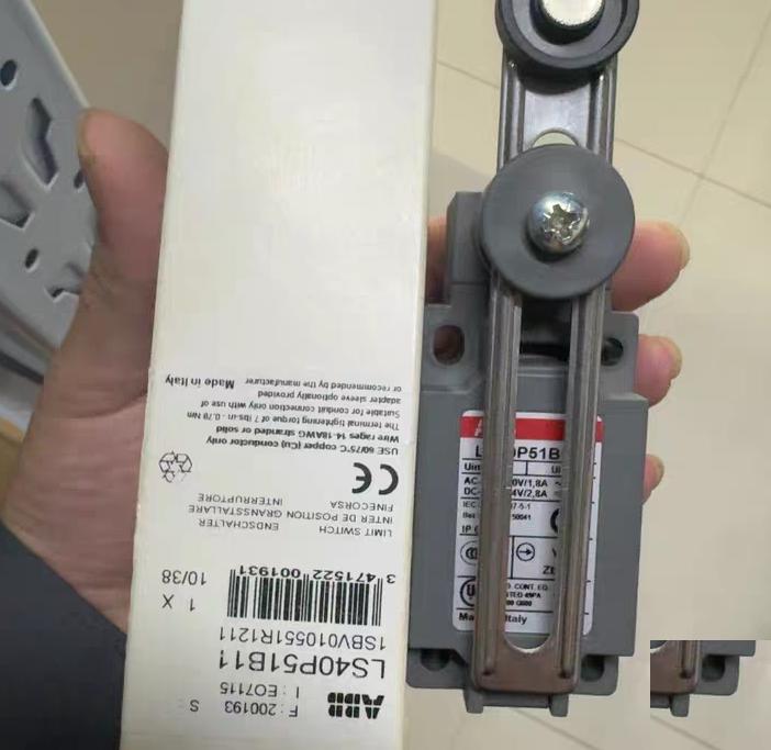 ABB LS40P51B11 400V 1 8A 24V 2 8A
