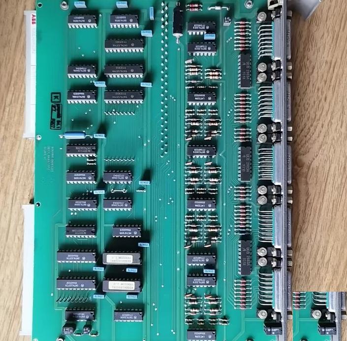 ABB VDA330A02 HIEE300025R2