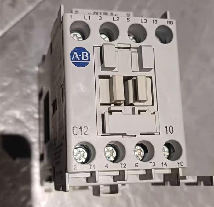 AB 100-C12DJ10 Dc24V 450 N1-3