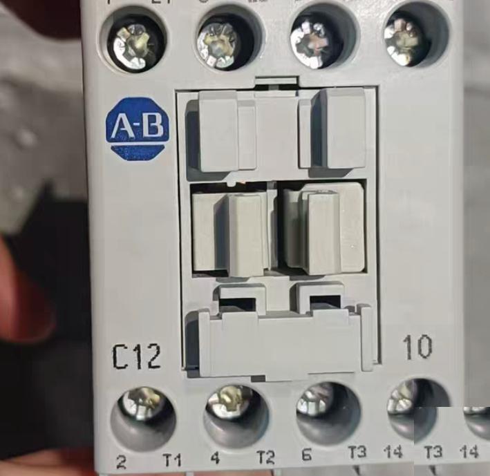 AB 100-C12ZD10 DC110V 240 G4-3