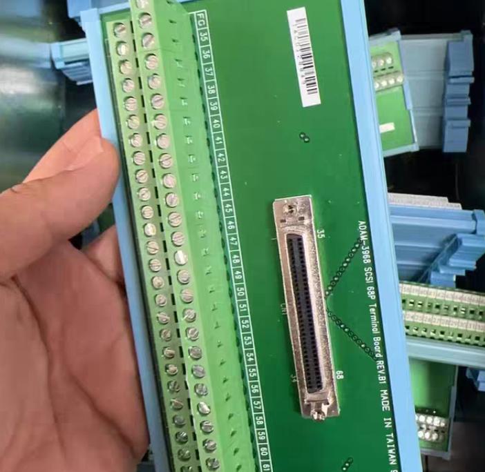 ADAM-3968 SCSI 68P DIN