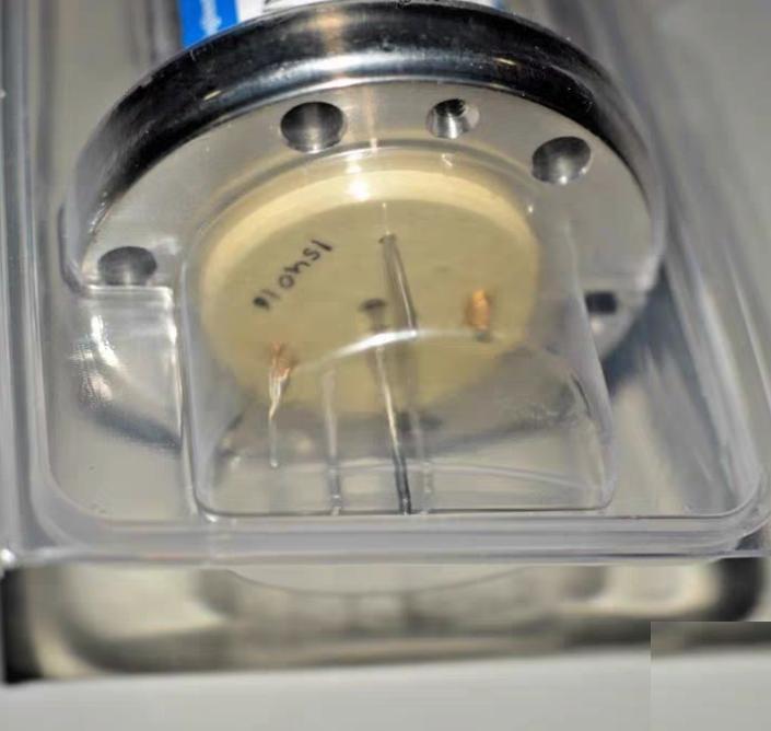 AGILENT 9715007 UHV-24 ION GAUGE 2 FIL THORIA IRID 2 75 IN