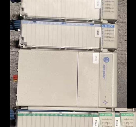 ALLEN BRADLEY 1769-L32E CompactLogix OW8 2xOB16-ECR-PA4-3xIQ16