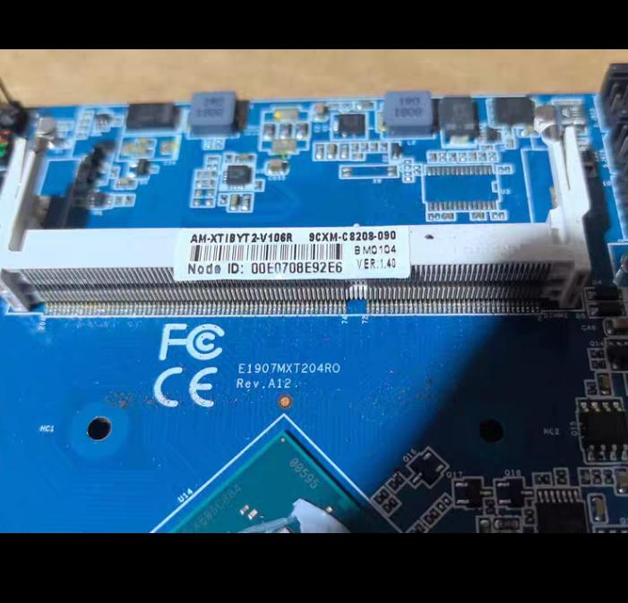AM-XT1BYT2-V106R EMX-BYT2-A1-06R 9CXM-C8208-090 J1900 USB3 0 DVI VGA SATA PCI-E 17 17cm DDR3