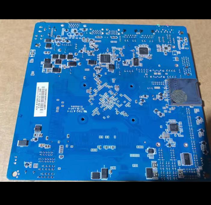 AM-XT1BYT2-V106R EMX-BYT2-A1-06R 9CXM-C8208-090 J1900 USB3 0 DVI VGA SATA PCI-E 17 17cm DDR3