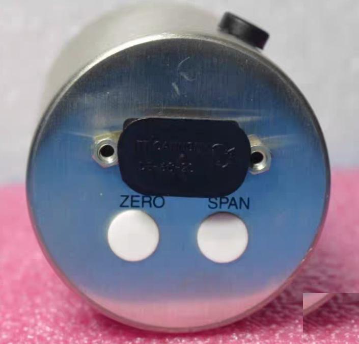 AMAT 1350-00611 MKS 727A-29130 BARATRON HEATED 100 TORR 9 PIN DSUB