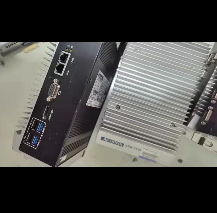 ARK-2150 HDMI DP LAN1 LAN2 USB