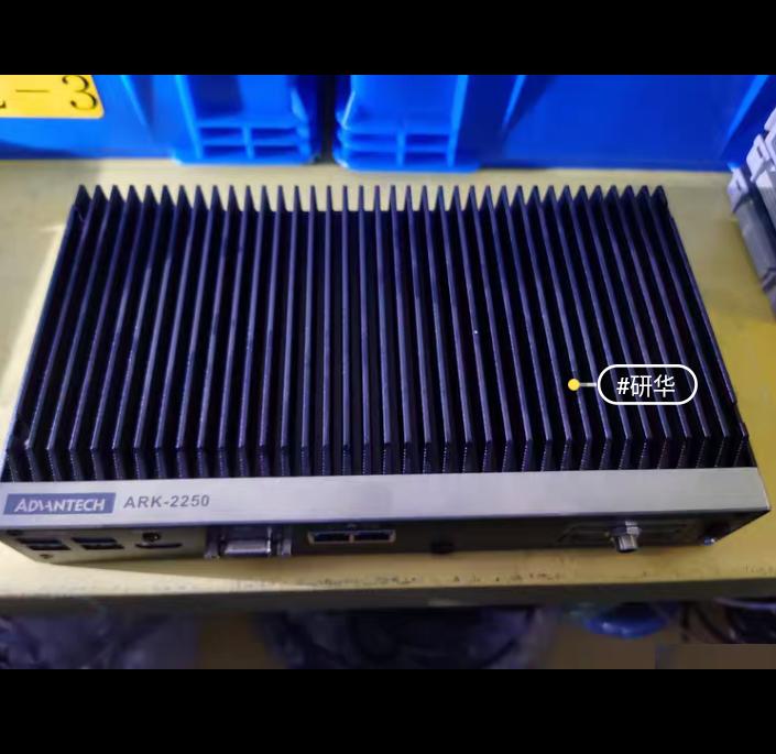 ARK-2250 ARK-2250L-U8A22022 VGA HDMI 4 2 8 USB 12V