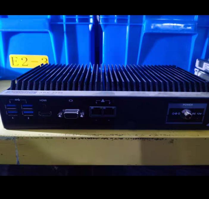 ARK-2250 ARK-2250L-U8A22022 VGA HDMI 4 2 8 USB 12V