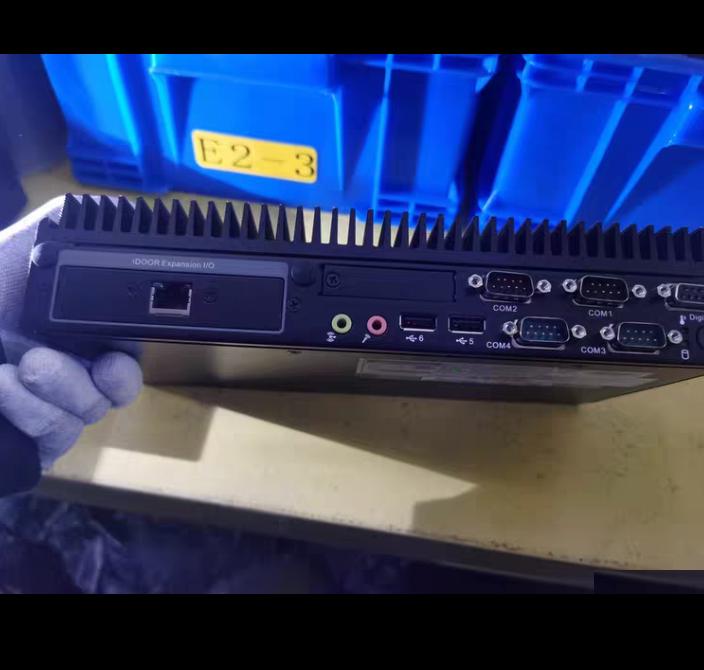 ARK-2250 ARK-2250L-U8A22022 VGA HDMI 4 2 8 USB 12V