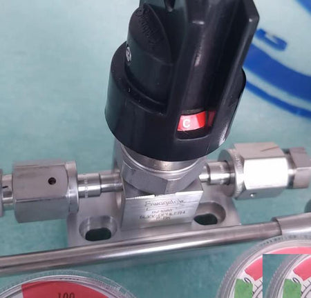 AXCELIS HORIBA STEC-7320 MFCPARKER REGULATOR 43700341 NPR95930W4PXXFSMIIMWHITMANCONT W117G-5H-K12L36-X30058SWAGELOK 6LLV-DPHLFR4-P-BKSWAGELOK SS-BNV51-CMPALL M988870