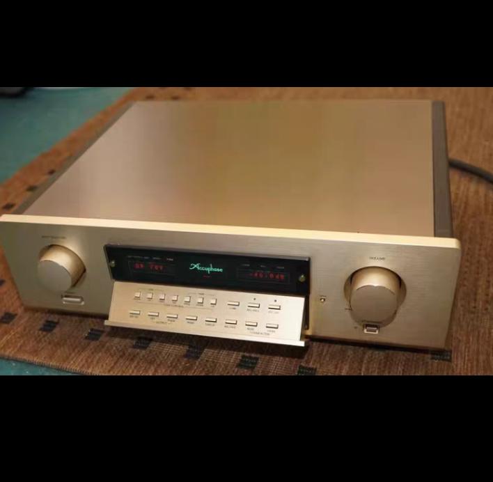 Accuphase DC 300 pPIA