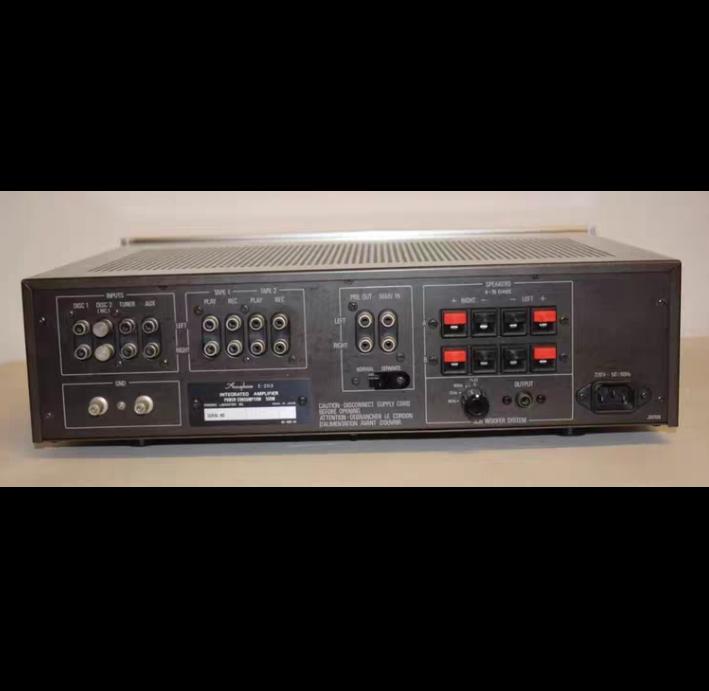 Accuphase E-203