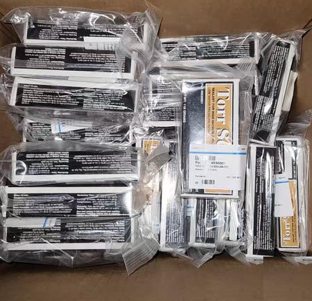 Agilent Torr Seal 9530001 AB USED BY SEP 2027 2027 9 950 950 1 13 0 98 824 4 8 Torr Seal® epoxy is resin seals vacuum leaks Torr Seal can be used at pressures of 10-9torr Torr Seal can bond to a variety of materials including glass metal and ceramics