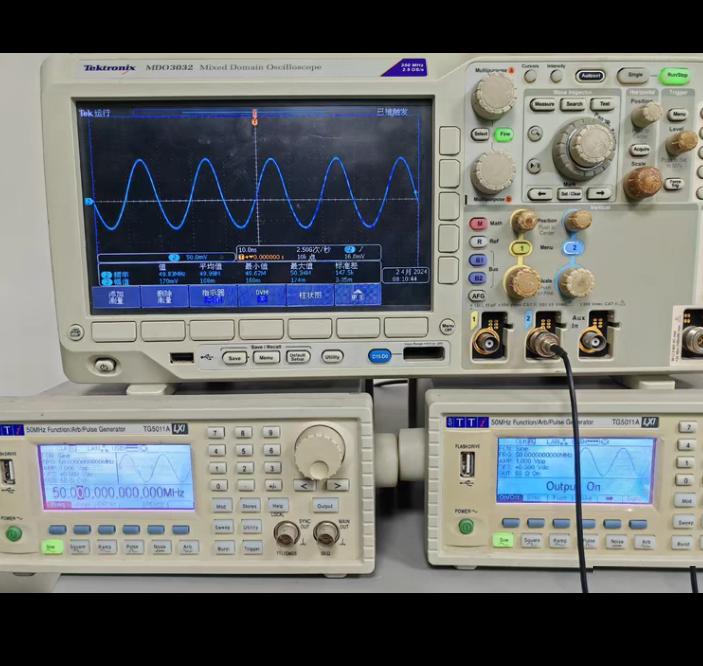 Aim-TTi TG5011A 50MHz dds prbs sin x x 0 001mhz 50MHz 14 1μHz μ v 20mV 20V Peak Peak 50ohms - 128K 125MS s USB LCD am fm pm pwm f bspk sum prbs windows plus USB LAN LXI