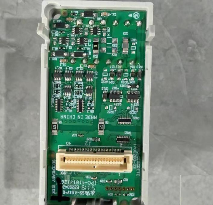 Allen-Bradley 2080-IQ4OB4 Micro850 PLC