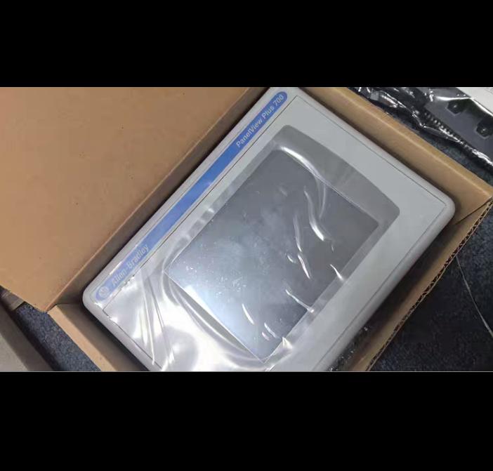 Allen-Bradley PanelView Plus 700 2711P-T7C4D8