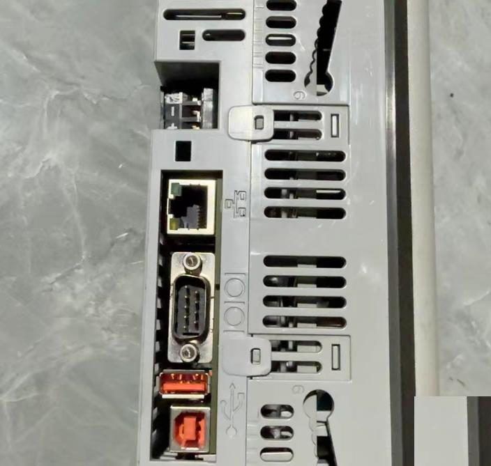Allen-Bradley PanelView Plus 600 2711P-T6C20D8 24VDC 15W